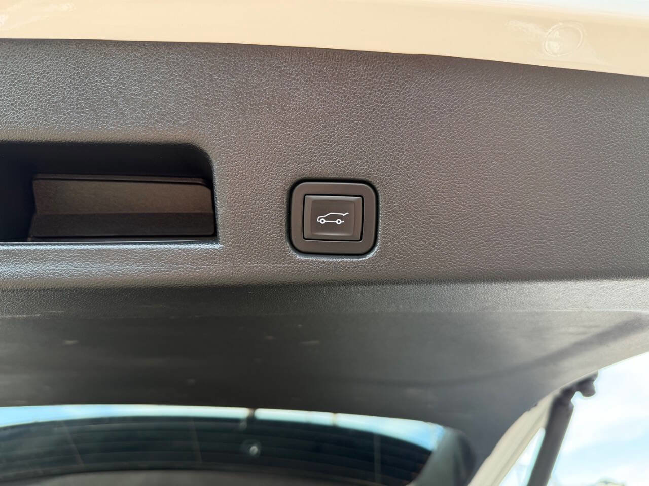 Used 2024 GMC Acadia Elevation AWD/4WD image 10