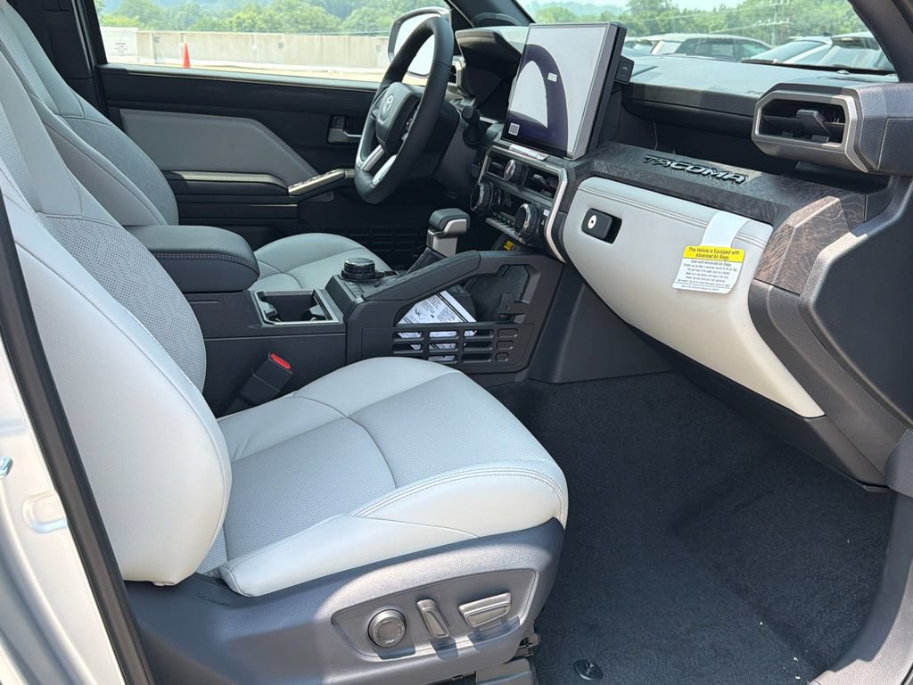 New 2026 Toyota Tacoma Limited AWD/4WD image 15