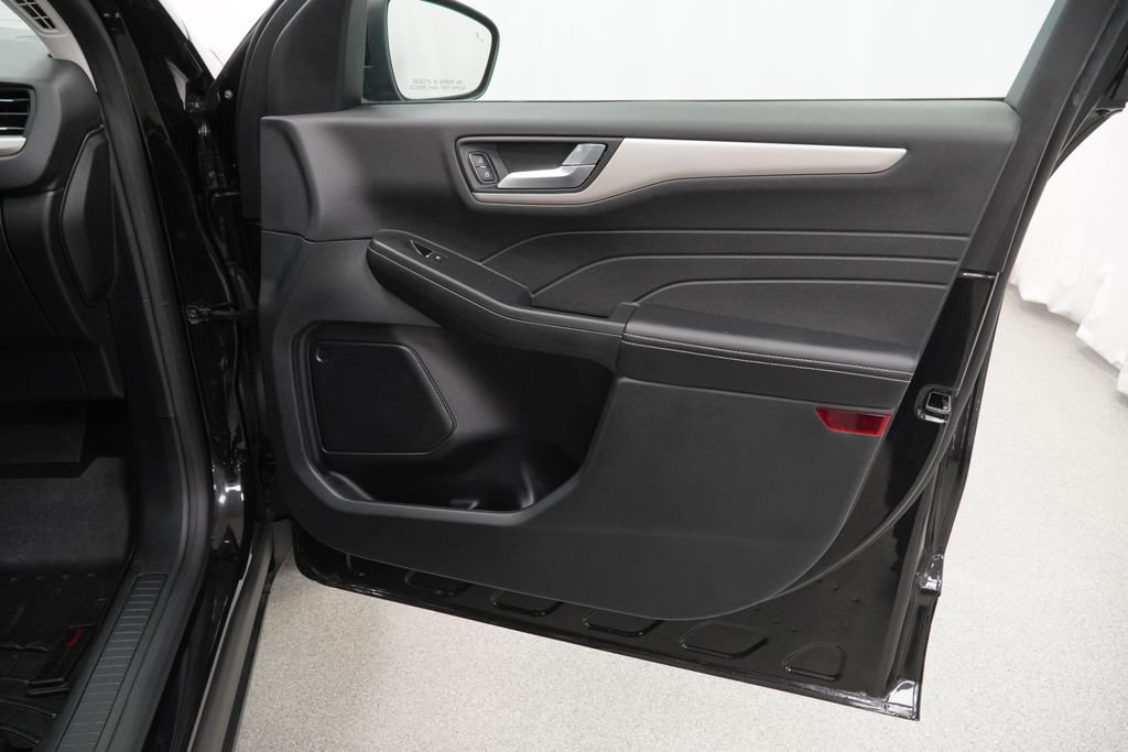 Used 2021 Ford Escape SEL w/ Technology Package image 47