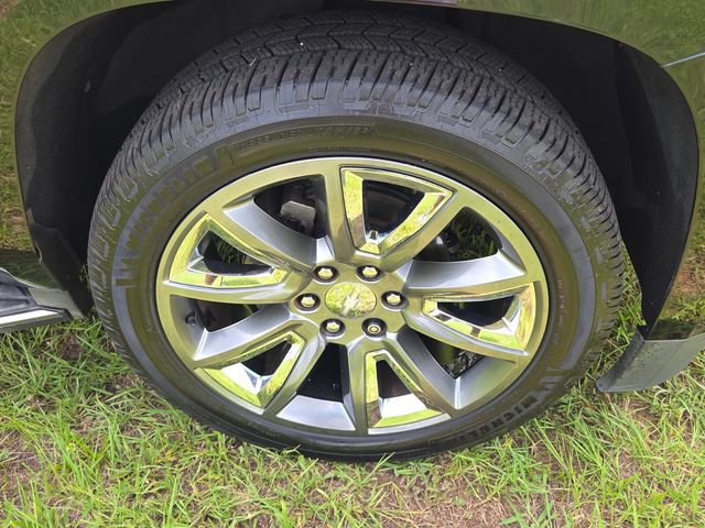 Used 2016 Chevrolet Suburban LTZ RWD image 17