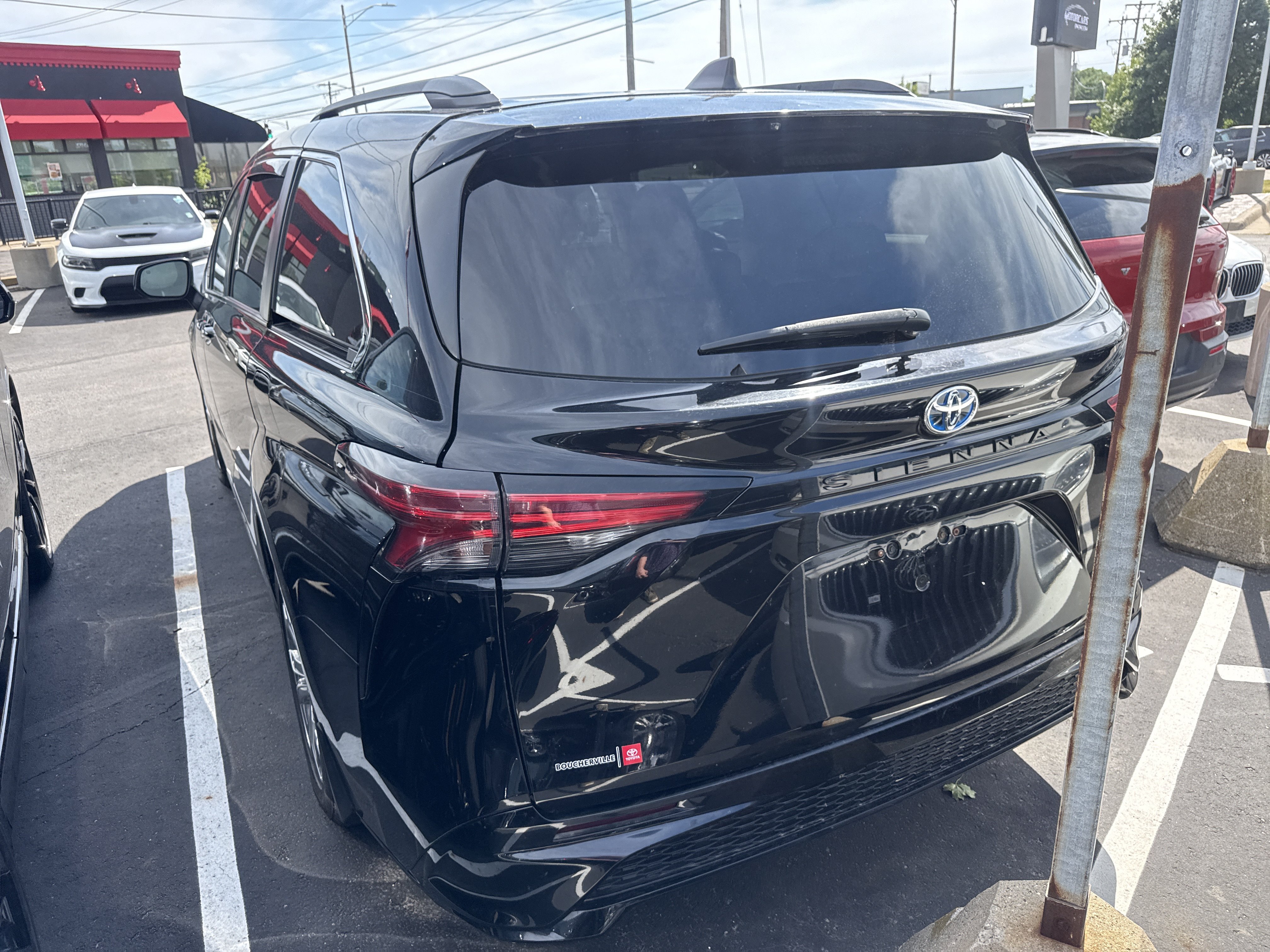 Used 2021 Toyota Sienna XSE AWD/4WD image 6