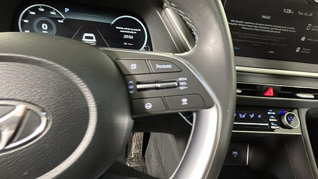 Used 2023 Hyundai Sonata SEL w/ Convenience Package FWD image 16
