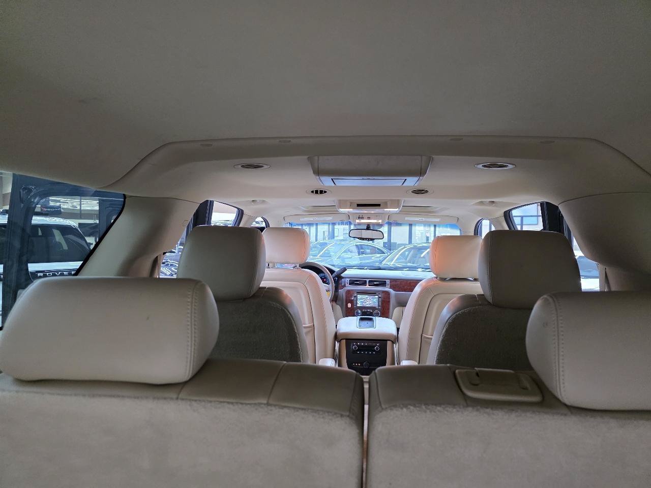 Used 2013 Chevrolet Suburban LT RWD image 12
