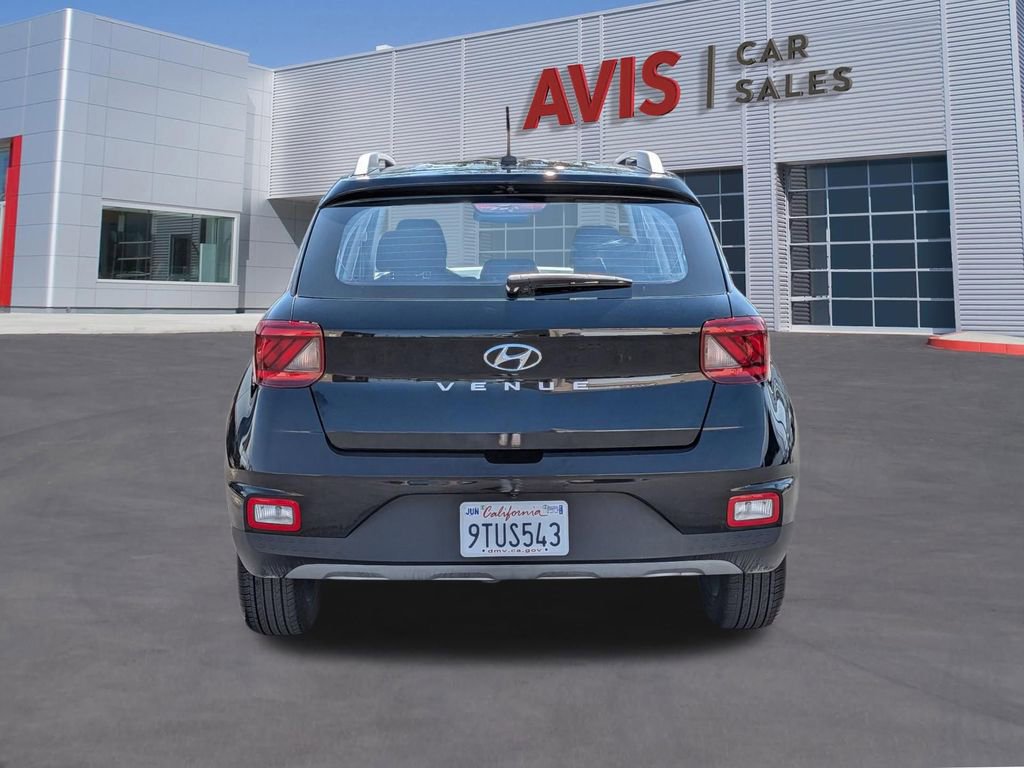 Used 2025 Hyundai Venue SEL image 7
