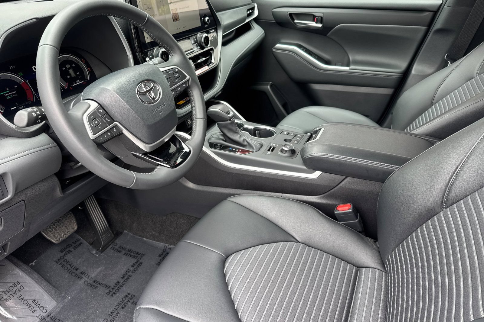 Certified 2026 Toyota Highlander XSE AWD/4WD image 12