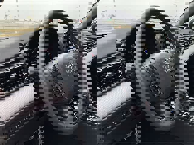 Used 2025 Toyota Camry SE image 10