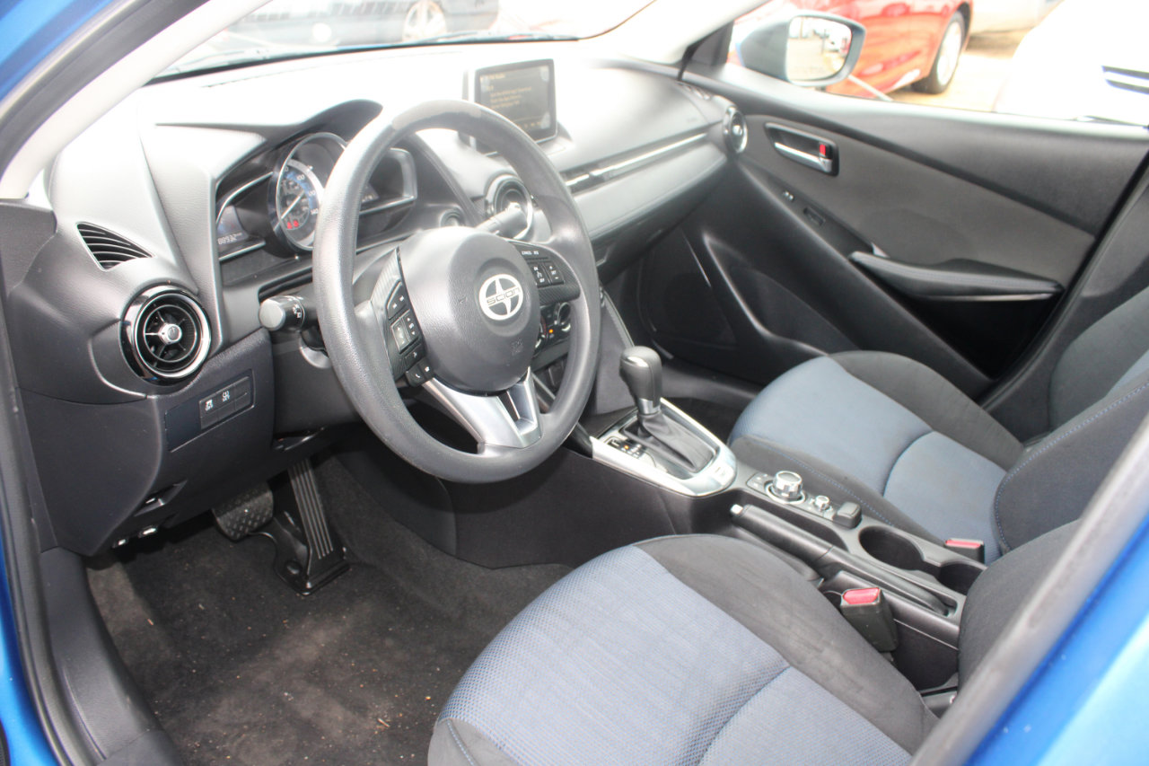 Used 2016 Scion iA image 12