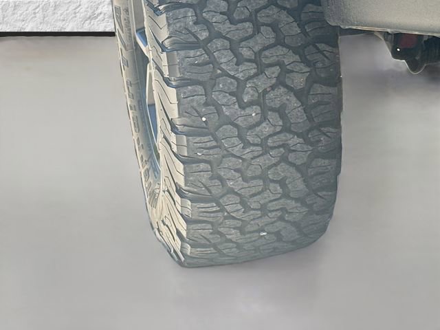 Used 2024 Jeep Wrangler Willys AWD/4WD image 39