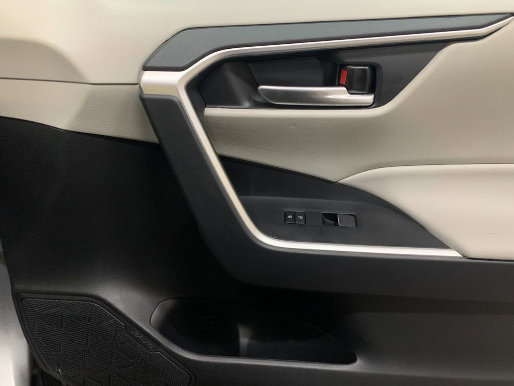Used 2024 Toyota RAV4 XLE w/ Convenience Package image 21