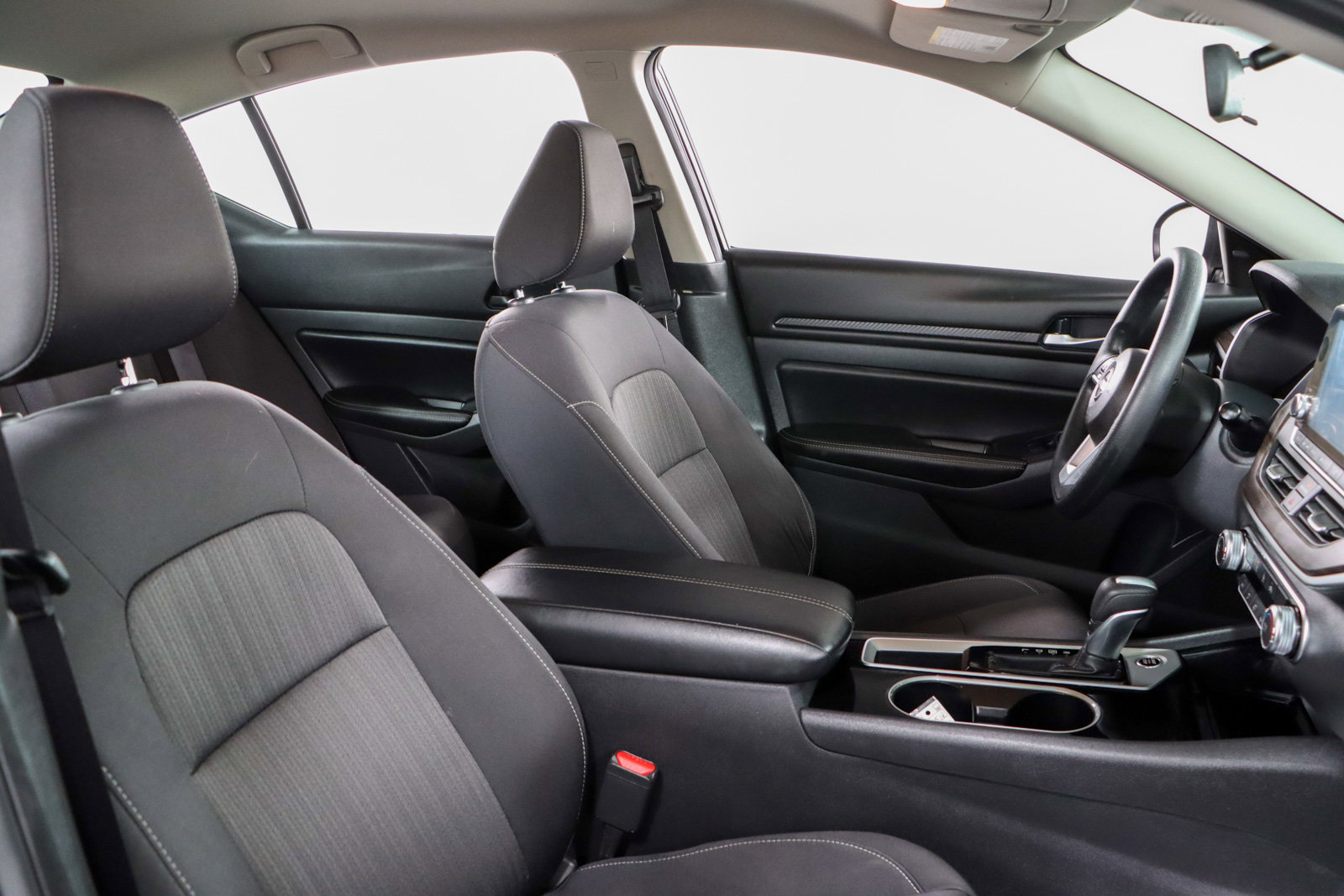 Used 2024 Nissan Altima 2.5 SV image 26