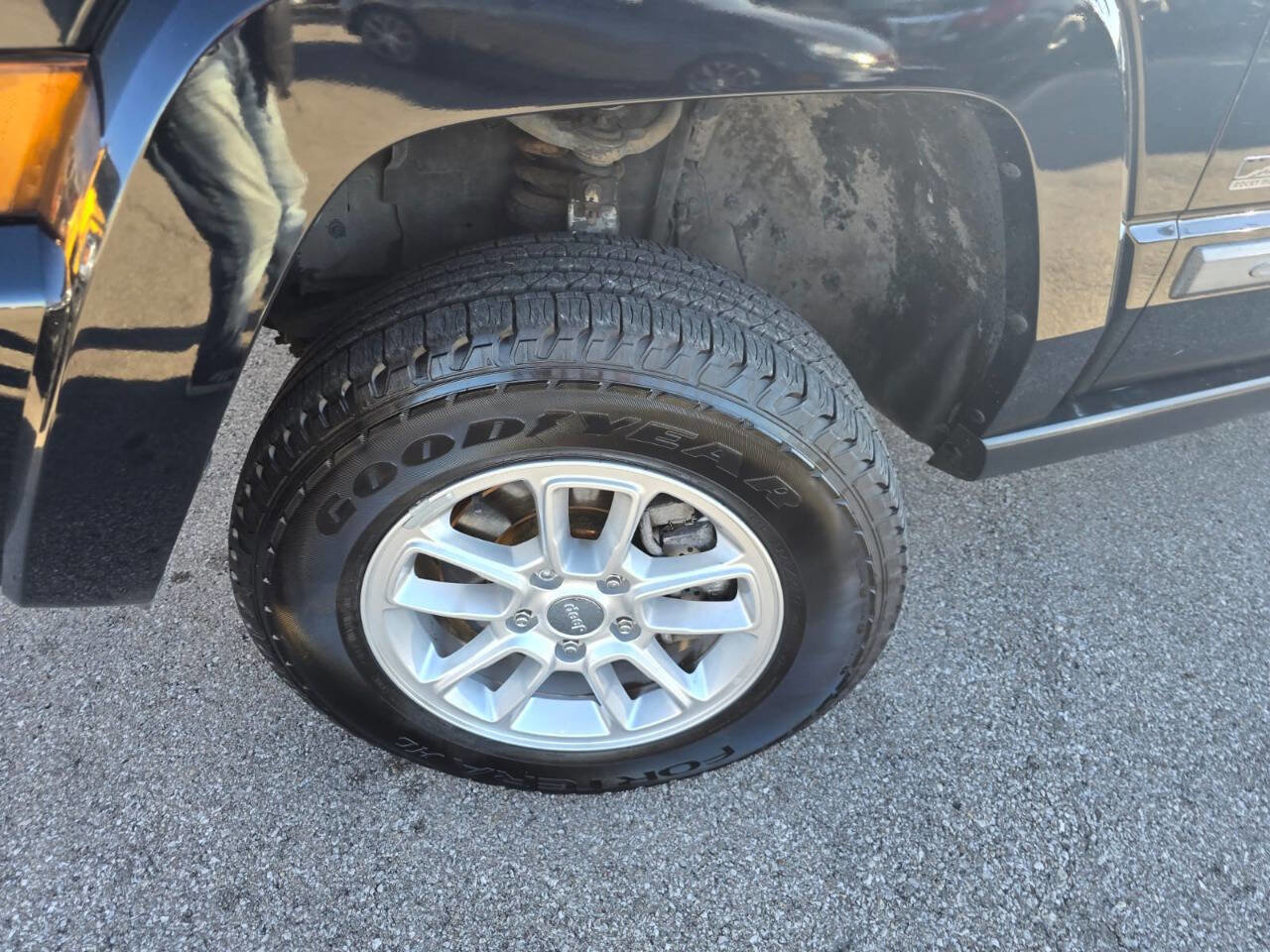 Used 2007 Jeep Commander Sport image 57