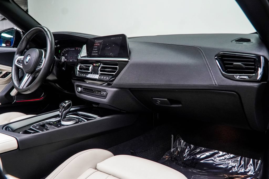 Used 2024 BMW Z4 M40i w/ Premium Package RWD image 24