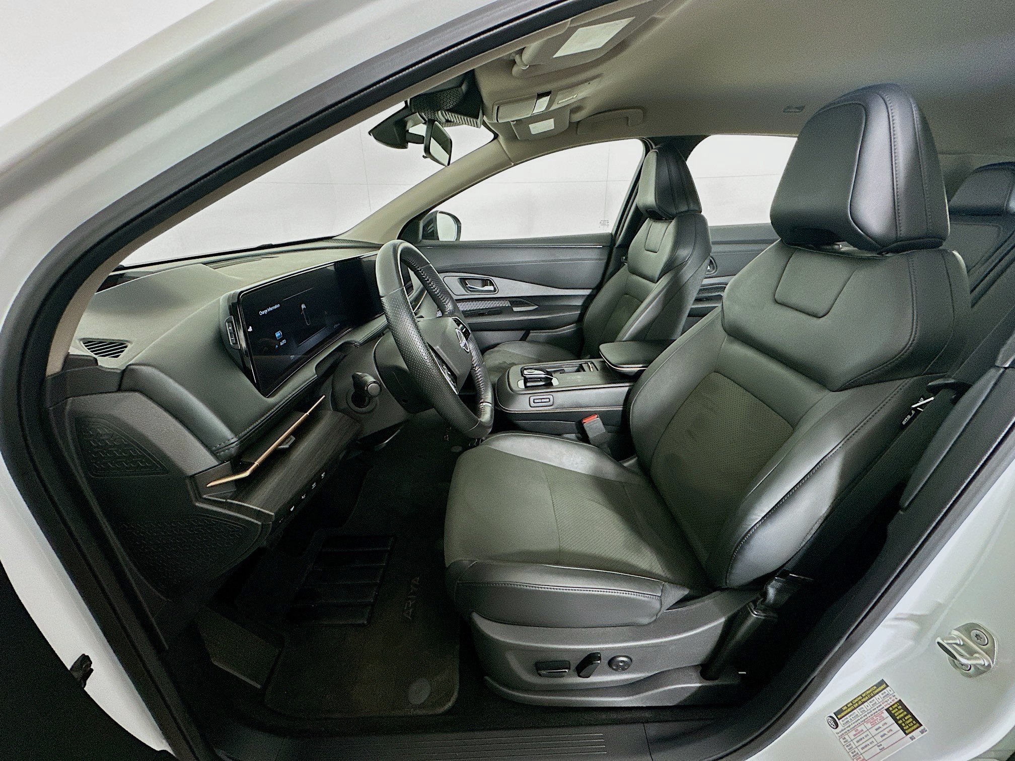 Used 2024 Nissan Ariya FWD image 13