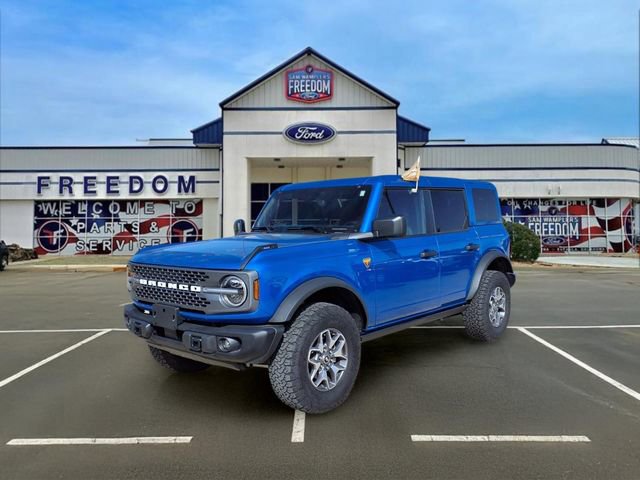 Certified 2025 Ford Bronco Badlands image 3