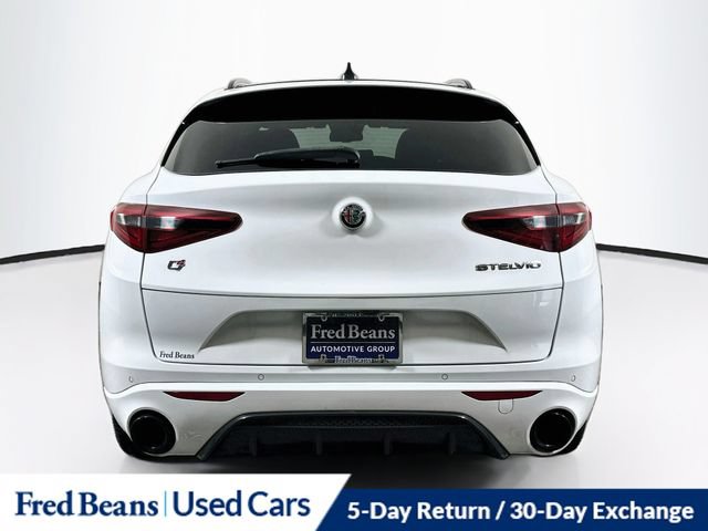 Used 2023 Alfa Romeo Stelvio Veloce AWD/4WD image 9