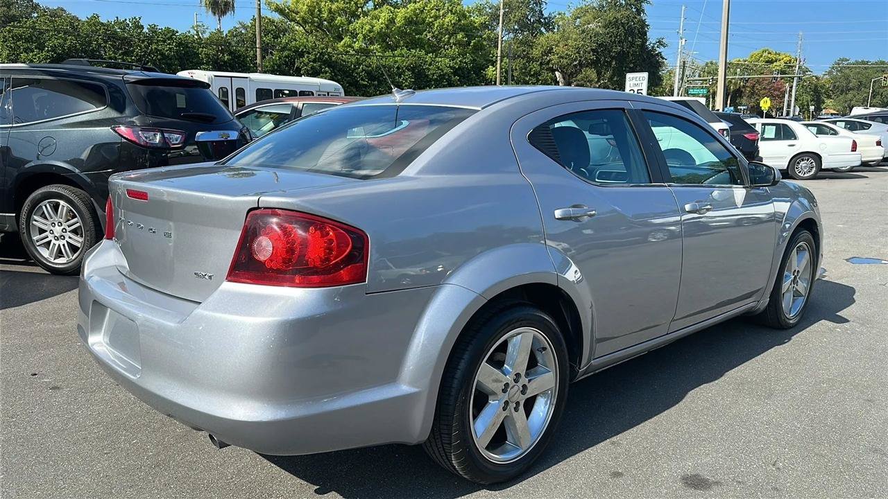 Used 2013 Dodge Avenger SXT FWD image 9