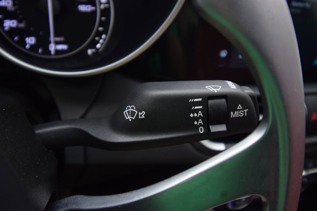 Used 2022 Alfa Romeo Giulia Veloce image 39