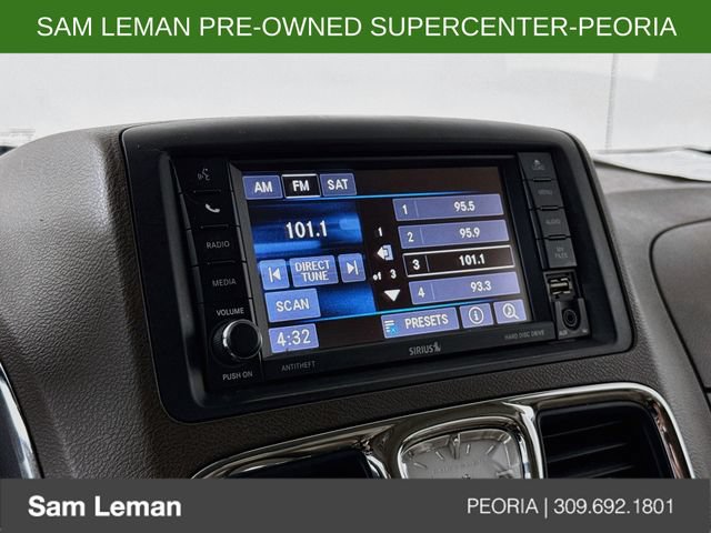 Used 2014 Chrysler Town & Country Touring-L w/ Driver Convenience Group FWD image 14