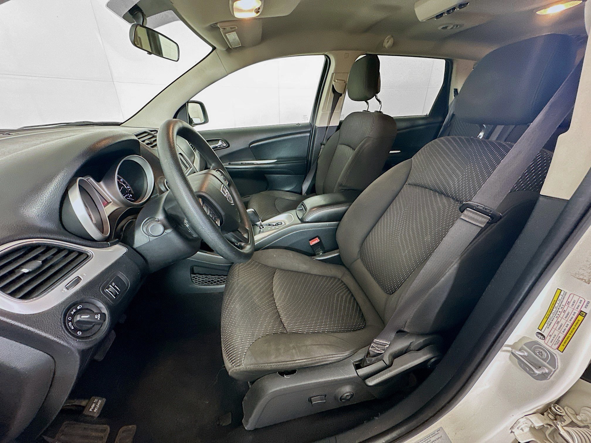 Used 2017 Dodge Journey SXT w/ Comfort/Convenience Group FWD image 13