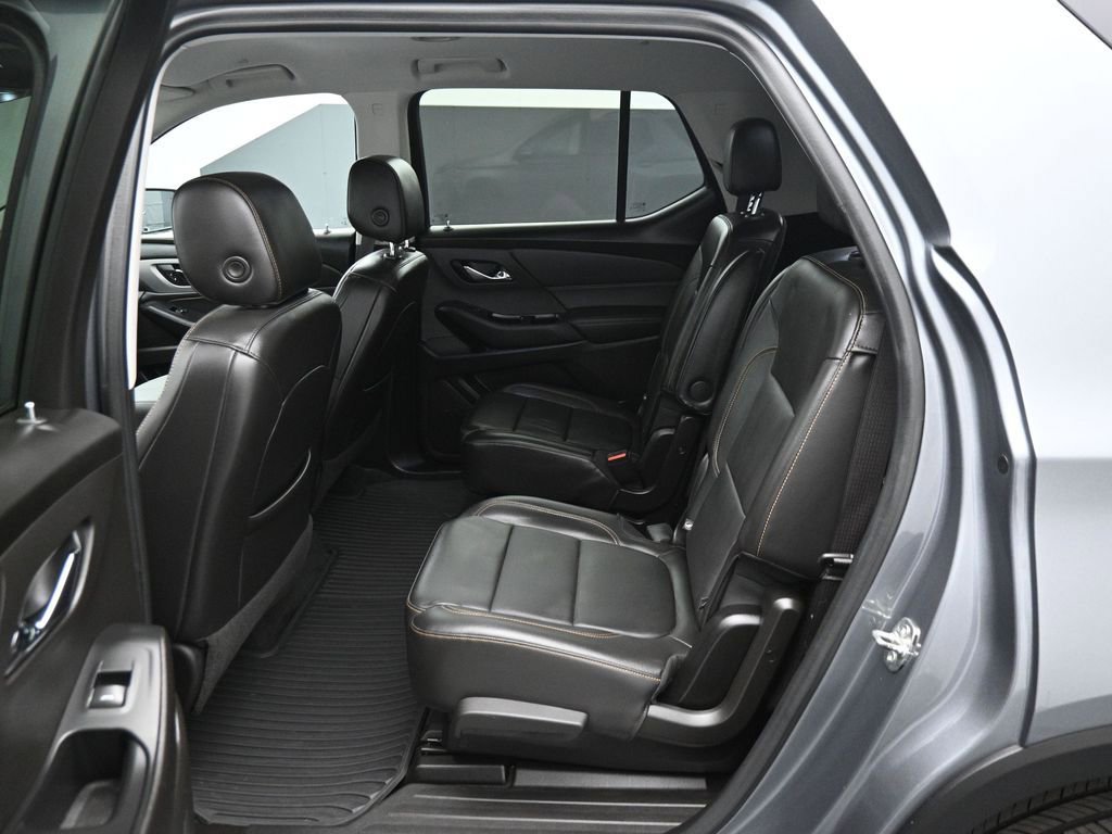 Used 2021 Chevrolet Traverse RS image 20