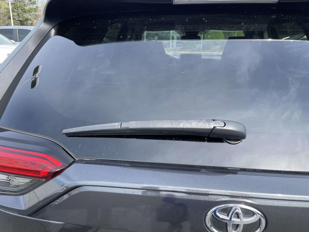 Used 2020 Toyota RAV4 XLE image 27