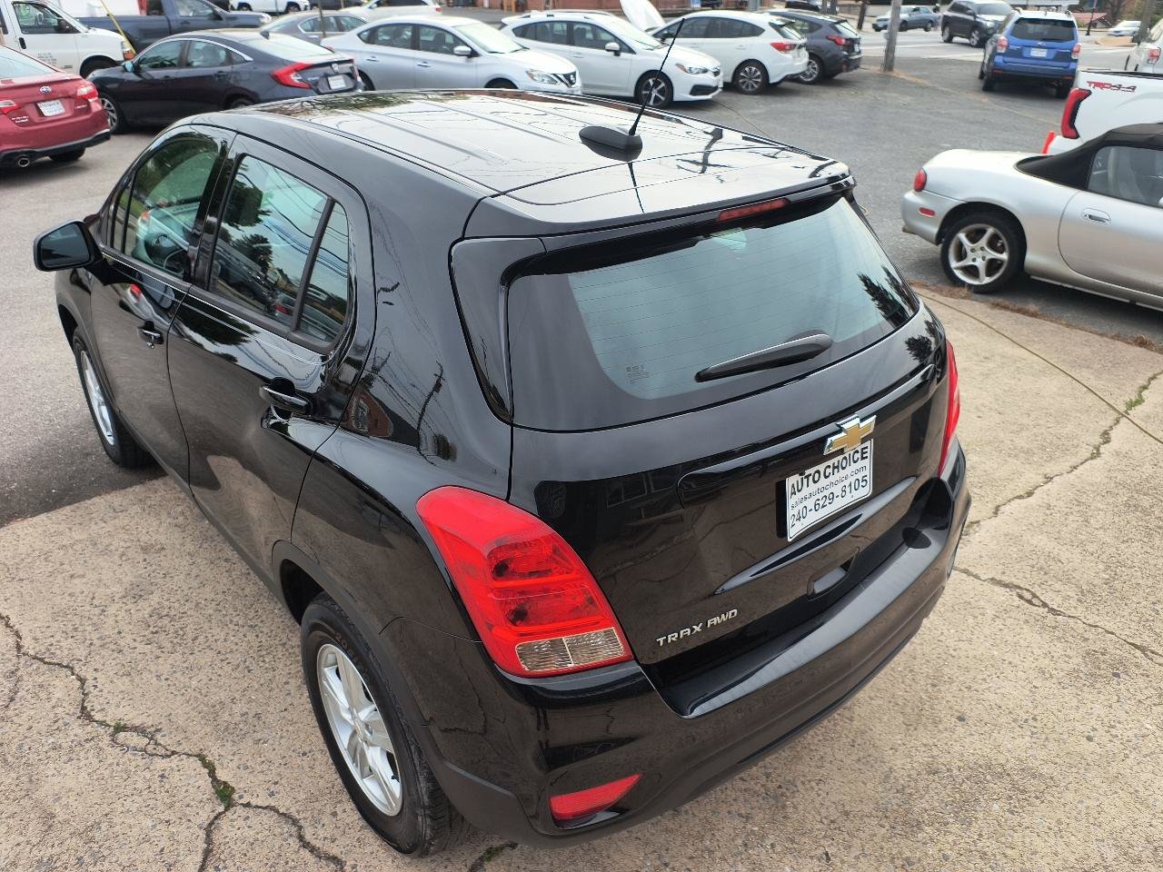 Used 2020 Chevrolet Trax LS AWD/4WD image 34