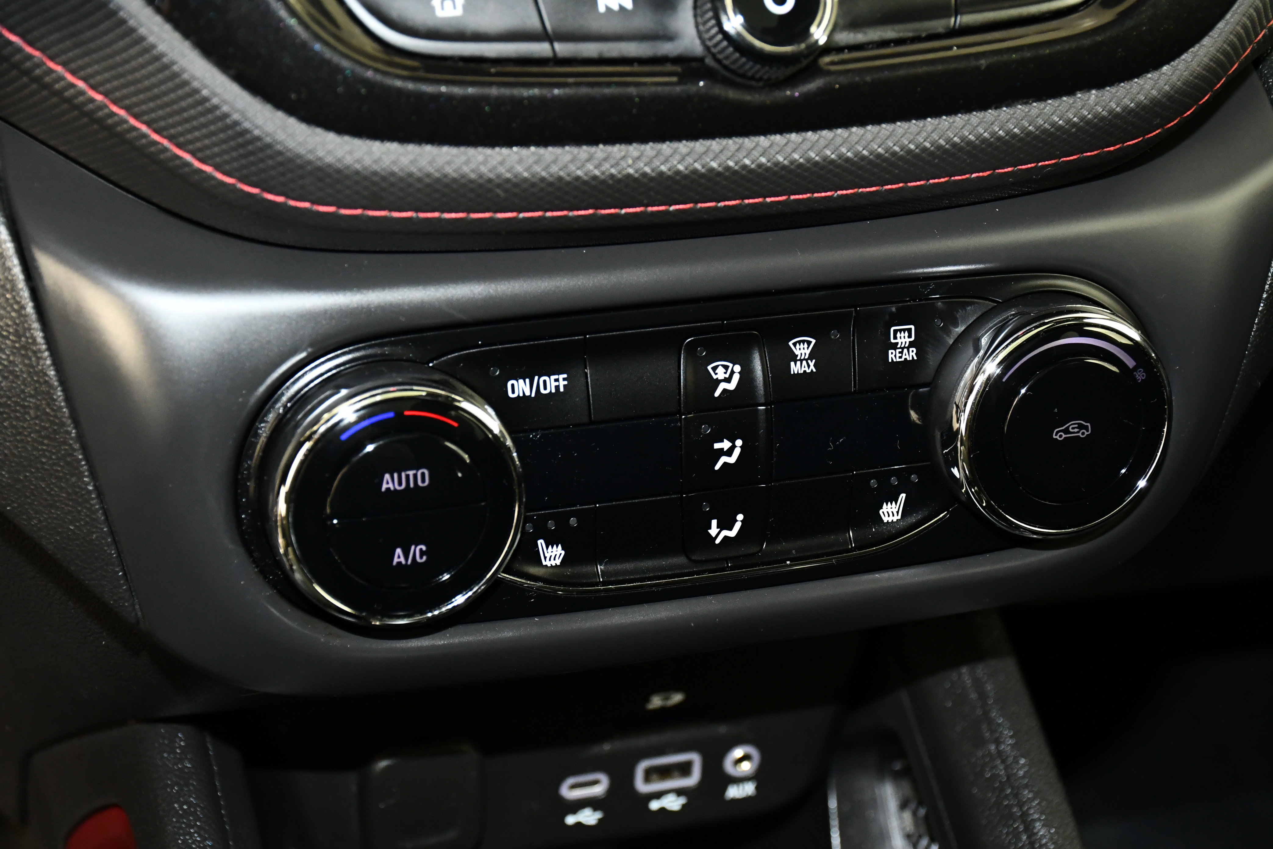 Used 2021 Chevrolet TrailBlazer RS w/ Sun and Liftgate Package image 29