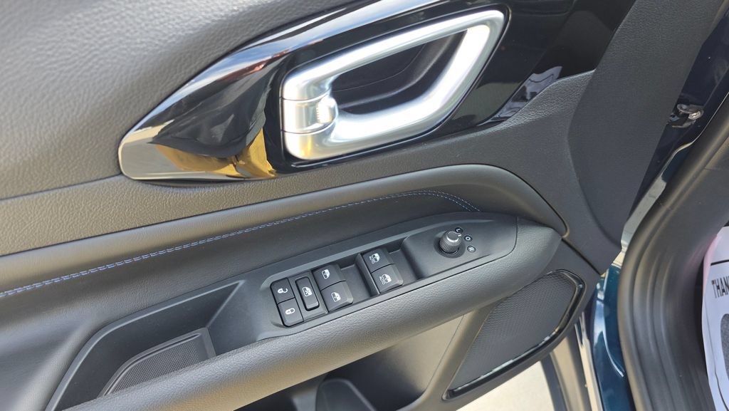 New 2026 Jeep Compass Latitude AWD/4WD image 23