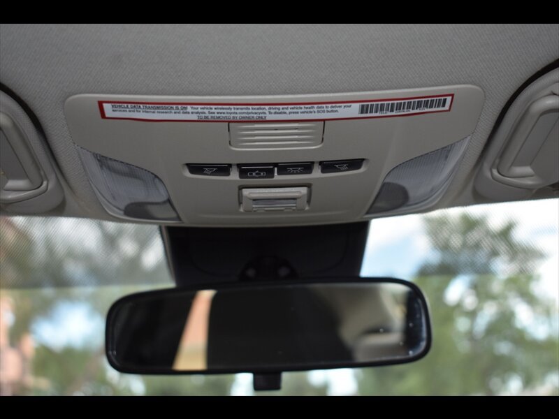 Used 2021 Toyota Corolla LE w/ Carpet Mat Package (TMS) FWD image 31
