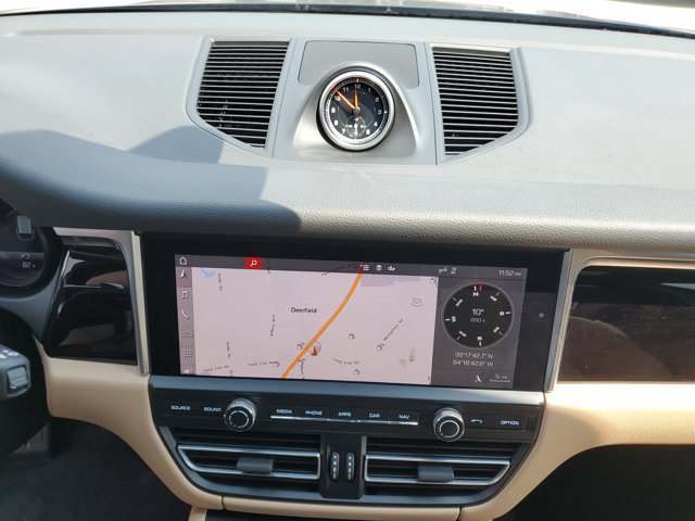 Certified 2020 Porsche Macan AWD/4WD image 34