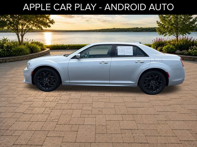 Used 2021 Chrysler 300 Touring L w/ Popular Equipment Group AWD/4WD image 4