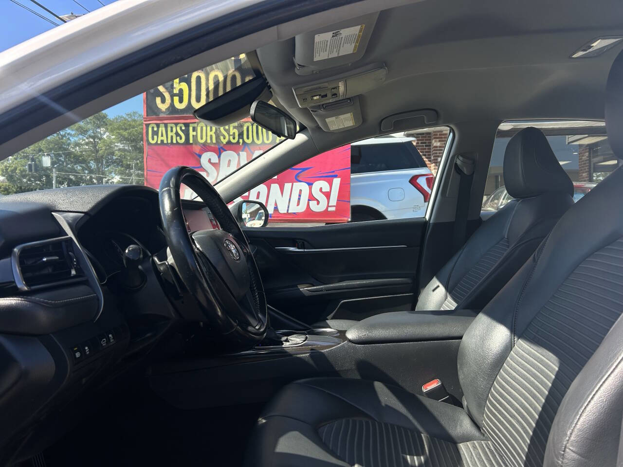 Used 2021 Toyota Camry SE image 9