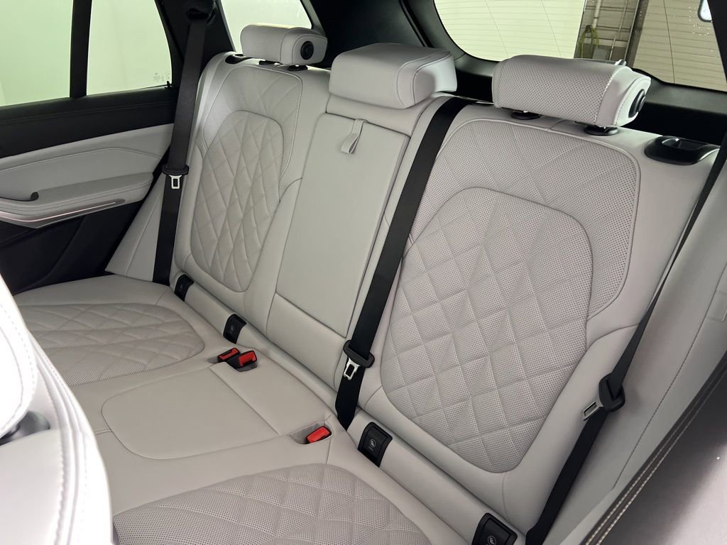 New 2026 BMW X5 xDrive40i w/ Parking Assistance Package image 8