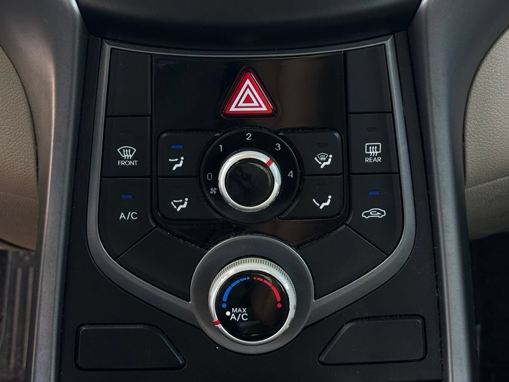 Used 2014 Hyundai Elantra SE FWD image 27