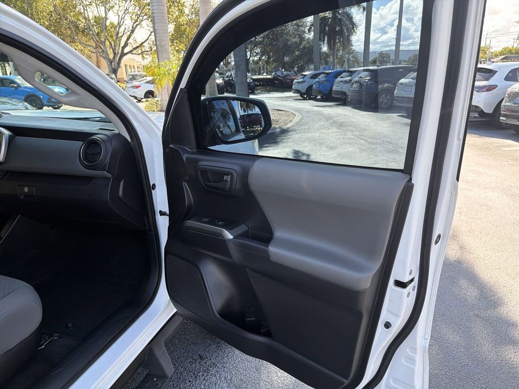 Used 2020 Toyota Tacoma SR5 image 41