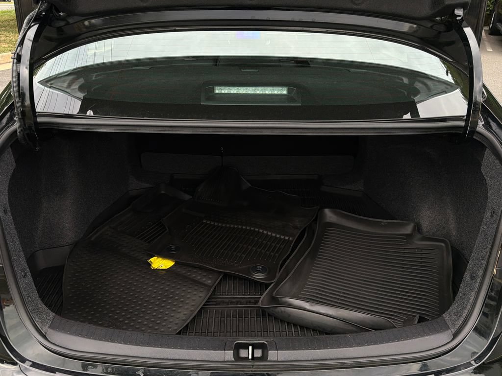 Used 2025 Toyota Corolla SE FWD image 7