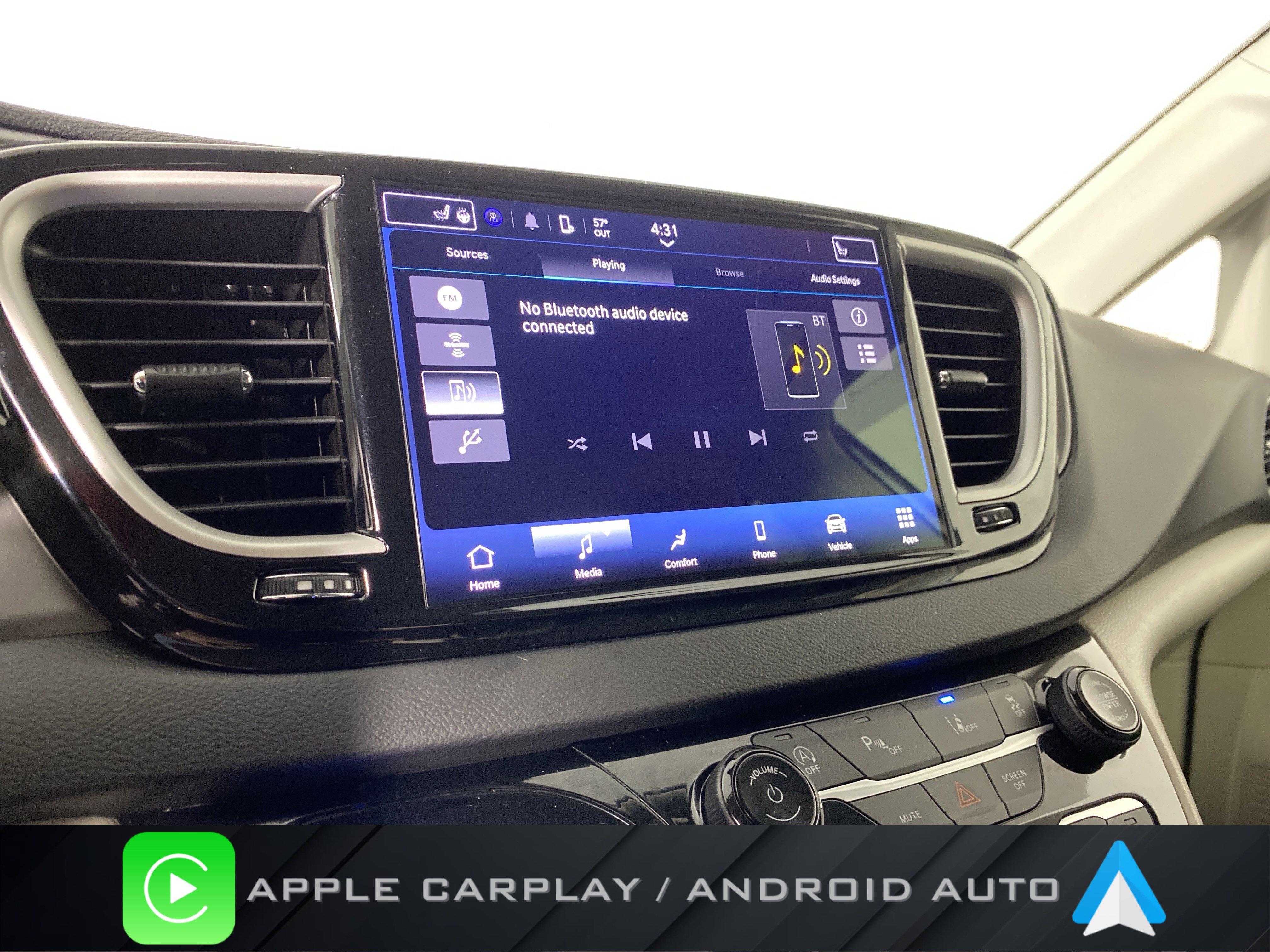Used 2023 Chrysler Pacifica Touring-L image 2