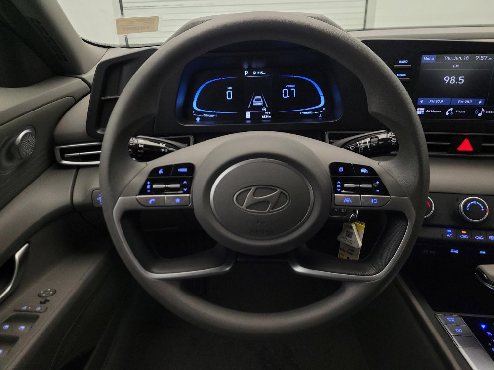 Used 2024 Hyundai Elantra SE FWD image 22