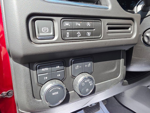 Used 2023 Chevrolet Tahoe Z71 w/ Luxury Package image 39