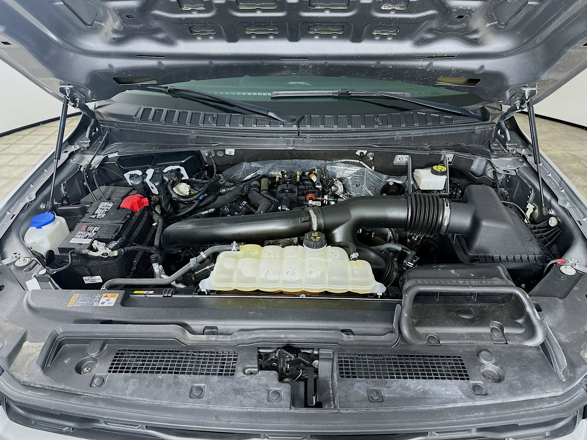 Used 2024 Ford Expedition XLT image 35