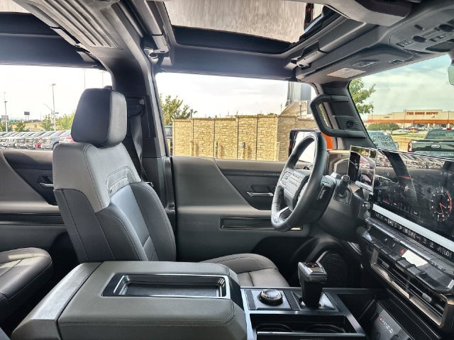 Used 2024 GMC Hummer EV 3X w/ LPO, Sport Package AWD/4WD image 17
