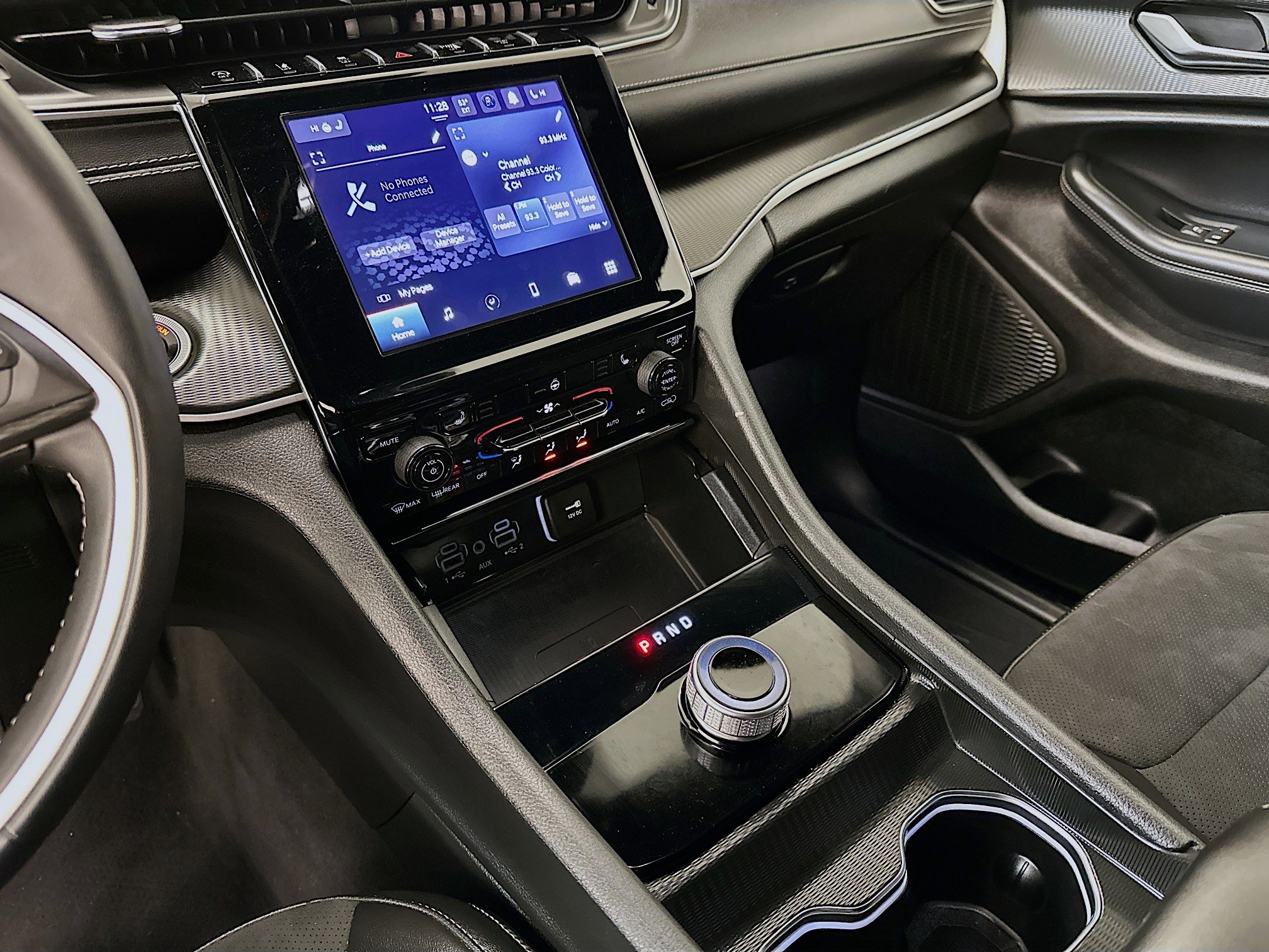 Used 2024 Jeep Grand Cherokee L Laredo image 25