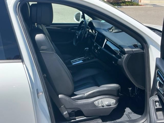 Used 2024 Porsche Macan AWD/4WD image 8