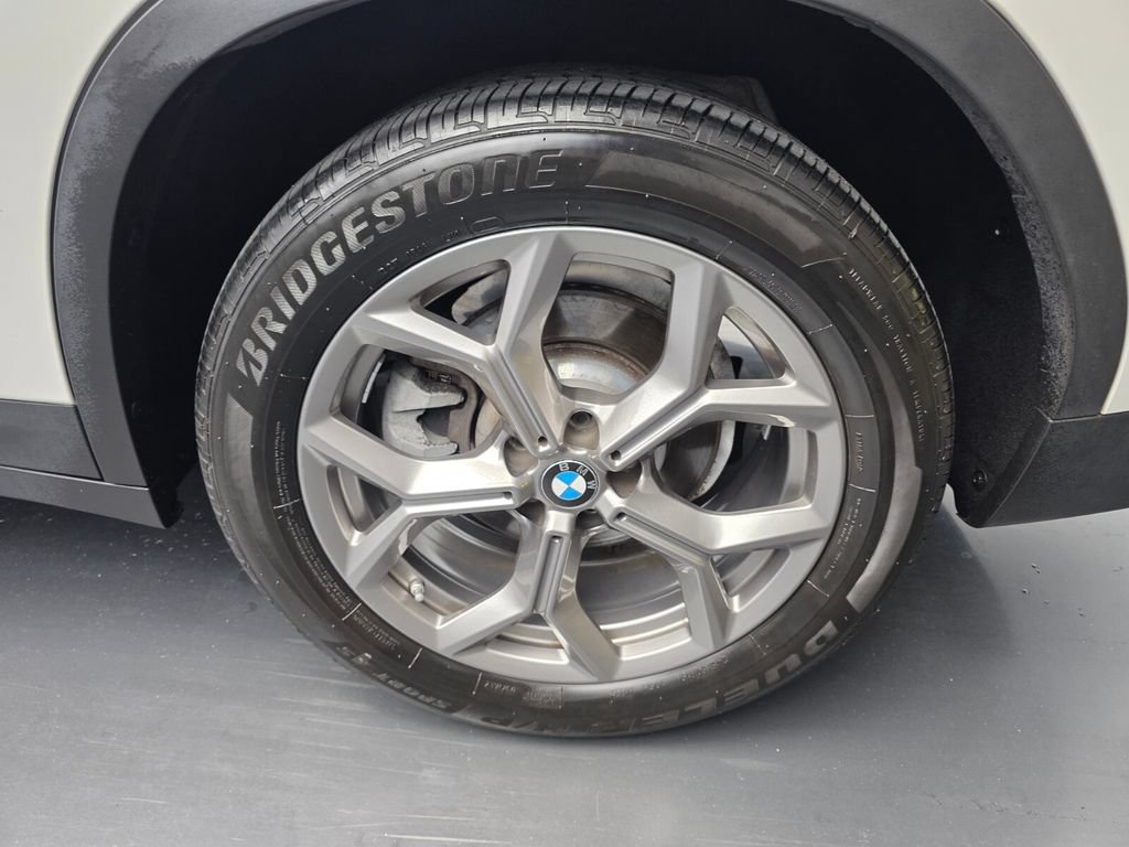 Certified 2024 BMW X3 sDrive30i w/ Premium Package RWD image 17