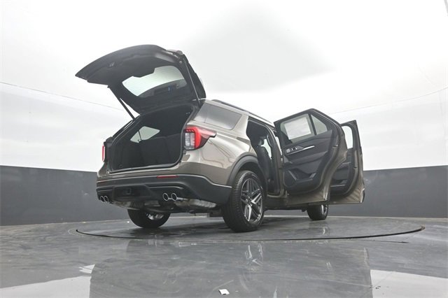 New 2026 Ford Explorer ST w/ Sun And Sound Package image 43