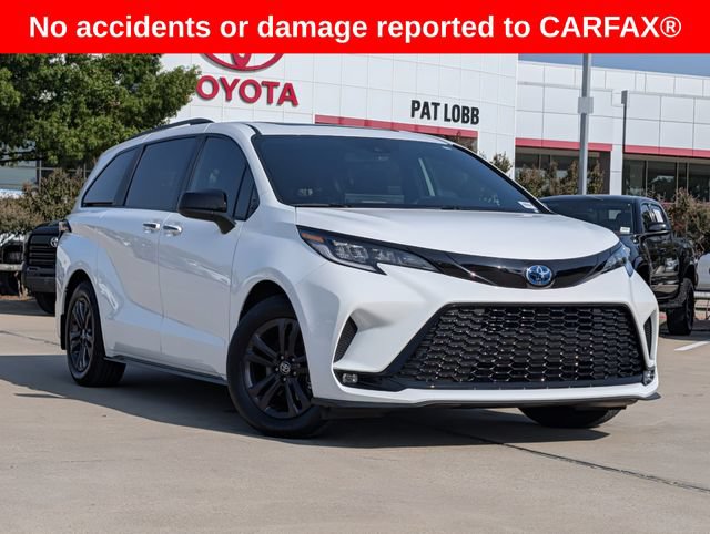 Used 2025 Toyota Sienna XSE w/ XSE Plus Package AWD/4WD image 2