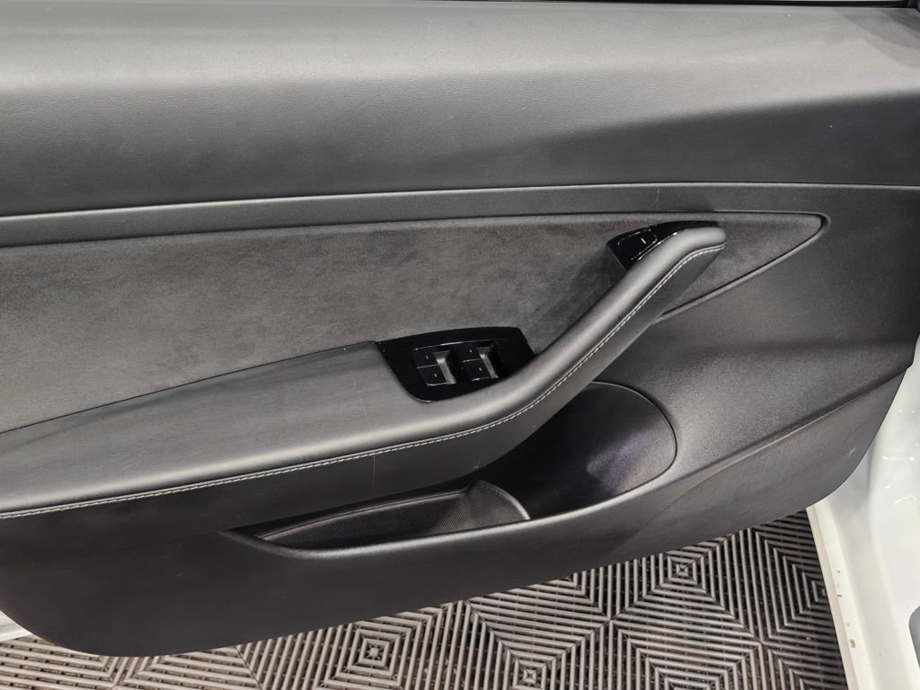 Used 2020 Tesla Model 3 Standard Range RWD image 51