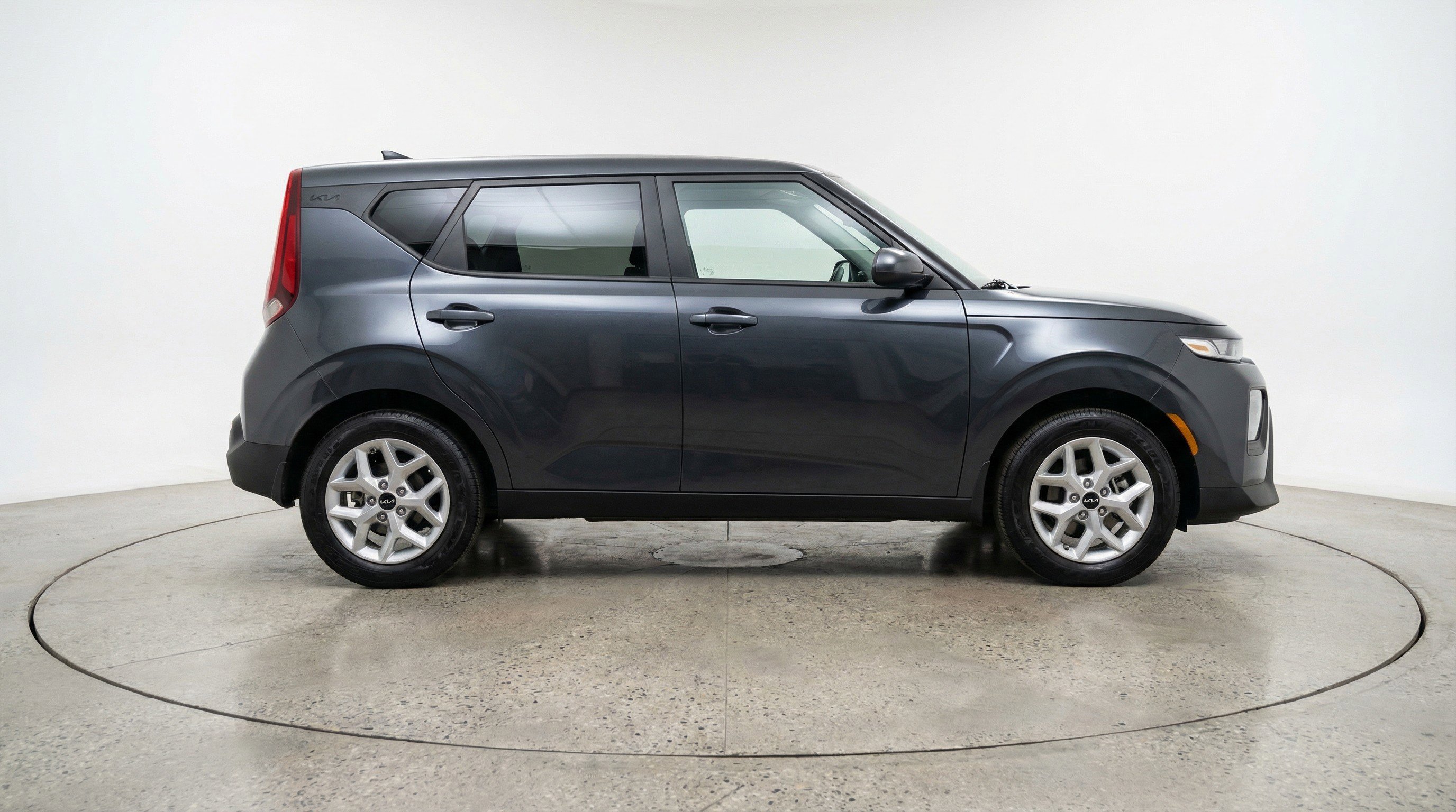 Used 2025 Kia Soul LX w/ LX Technology Package image 11