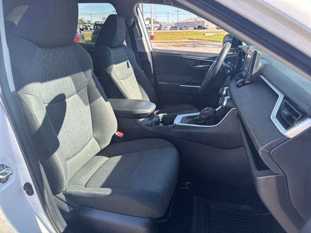 Used 2021 Toyota RAV4 XLE image 15
