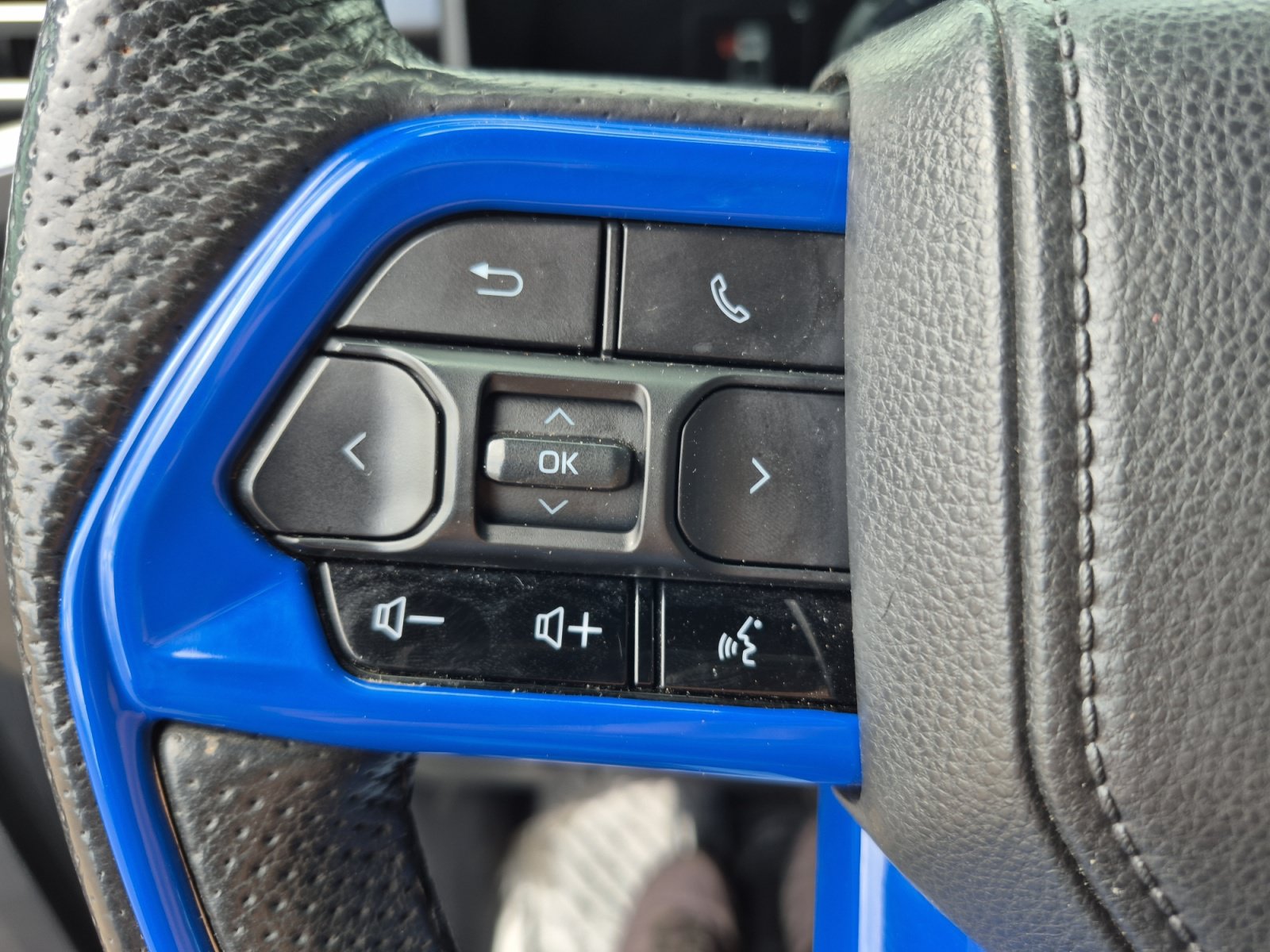 Used 2023 Toyota Tundra Platinum AWD/4WD image 16